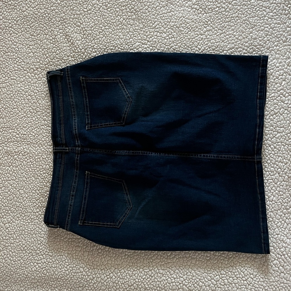 Chic Denim Pencil Skirt